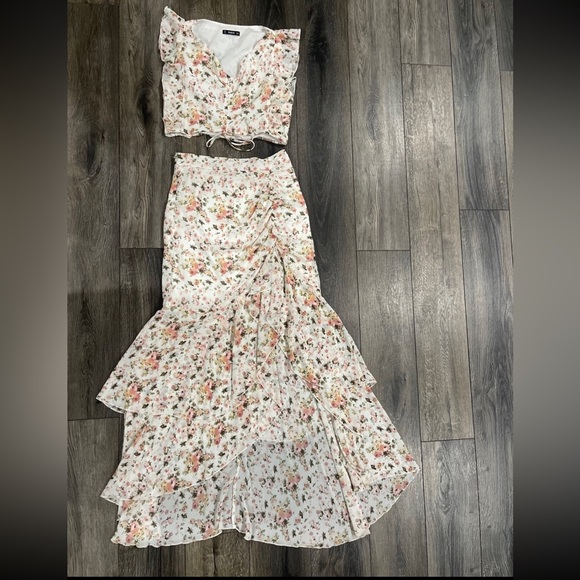 SHEIN Floral Print Top with Ruffle Detail - Picture 1 of 5